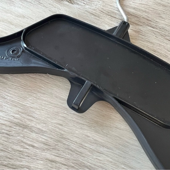 RESELLERS BUNDLE Recycled Plastic with Notches SHIRT HANGERS 17” Black 25 Pack - Picture 6 of 11